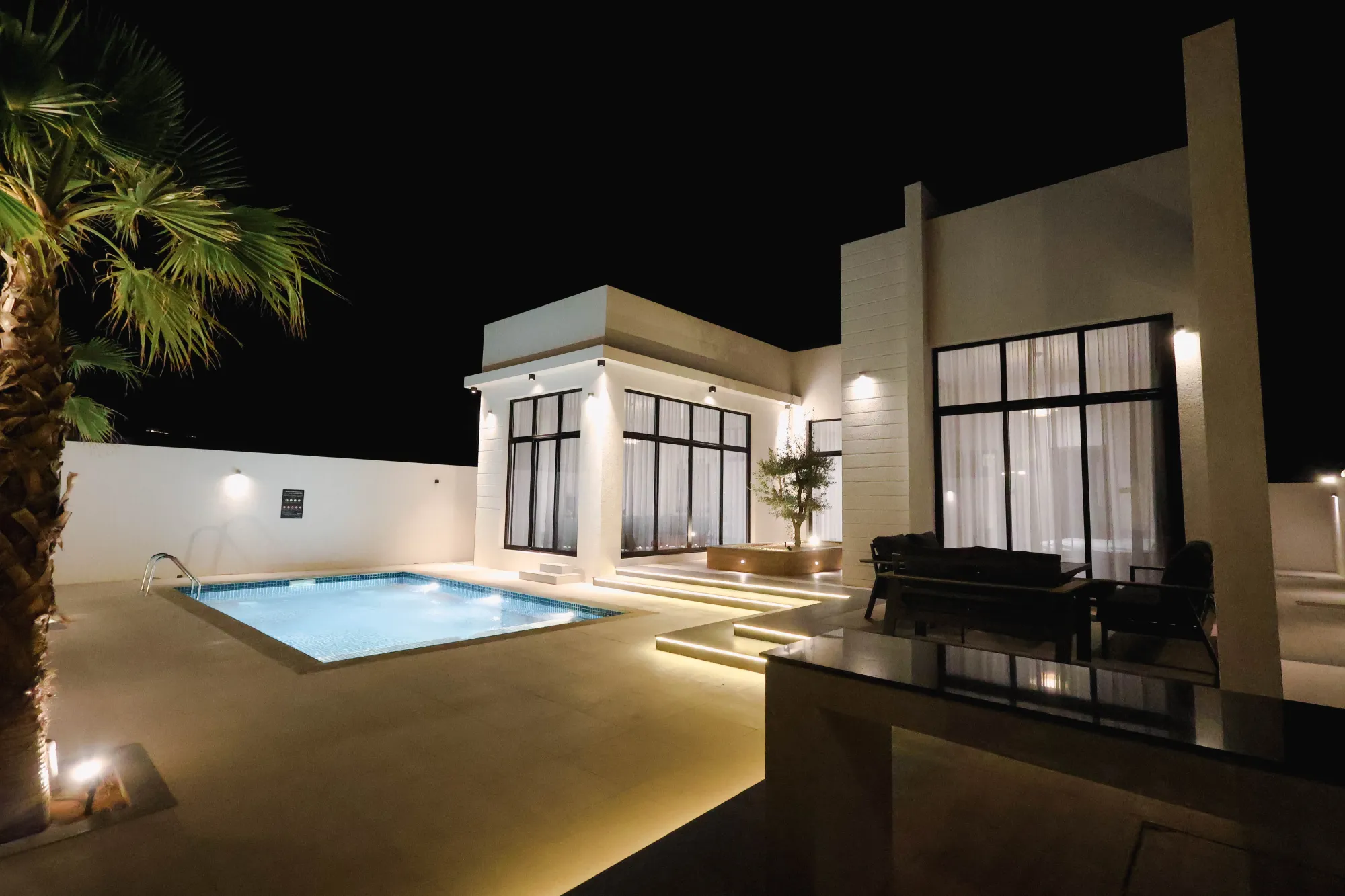 فيلا الغروب — تصميم داخلي وأعمال نجارة فلل ومجالس من ترِند للتصميم الداخلي وأعمال النجارة