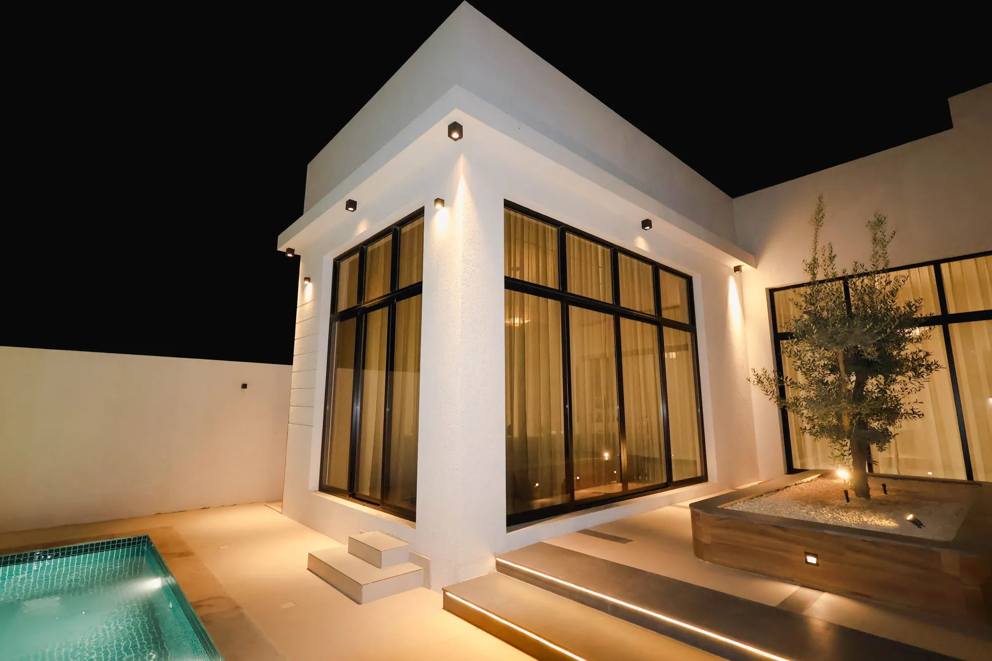 فيلا الغروب — تصميم داخلي وأعمال نجارة فلل ومجالس من ترِند للتصميم الداخلي وأعمال النجارة