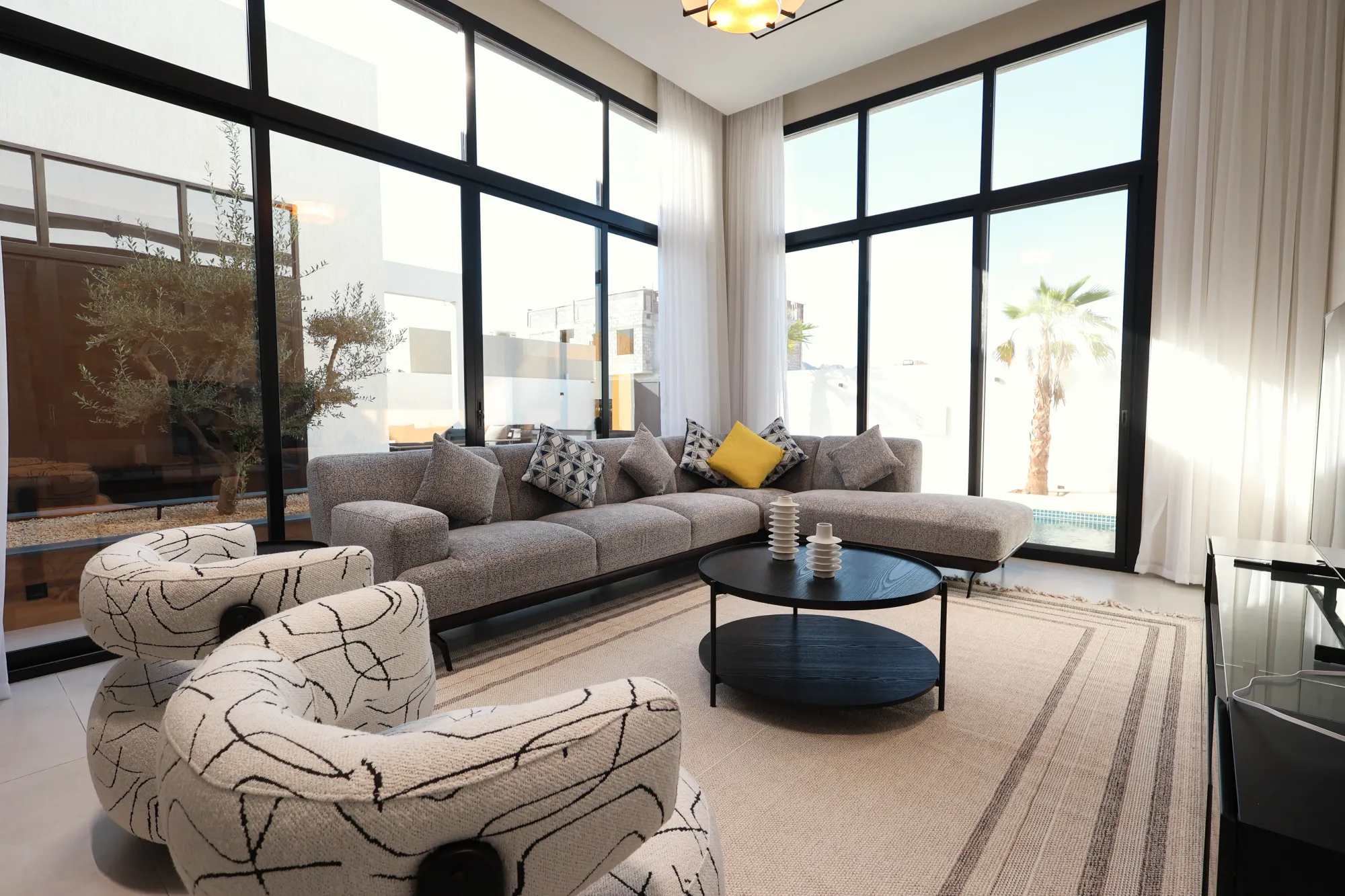 فيلا الغروب — تصميم داخلي وأعمال نجارة فلل ومجالس من ترِند للتصميم الداخلي وأعمال النجارة